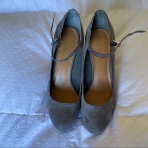 Crown Vintage grey suede shoes- great condition!